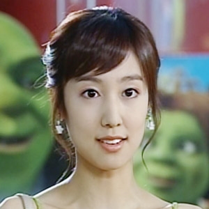 문윤아