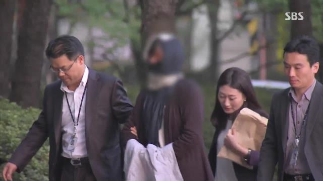 국내로 송환된 김혜경 씨, 검찰 조사에서 횡령과 배임 등 대부분 부인 썸네일