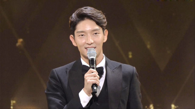 [연기대상] 한류 스타상 이준기, 유창한 영어 수상 소감!