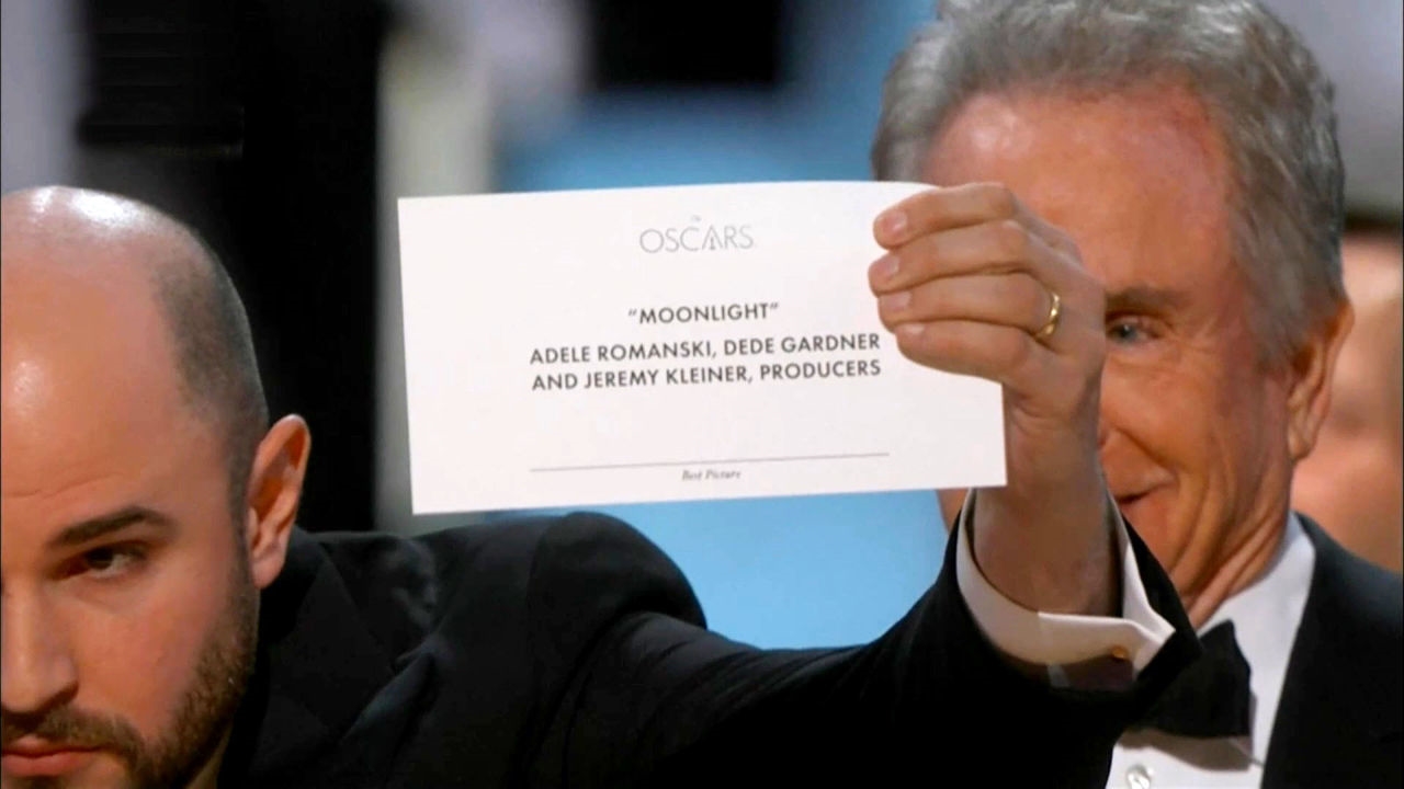 아카데미 시상식, 최우수 작품상의 번복 해프닝 썸네일