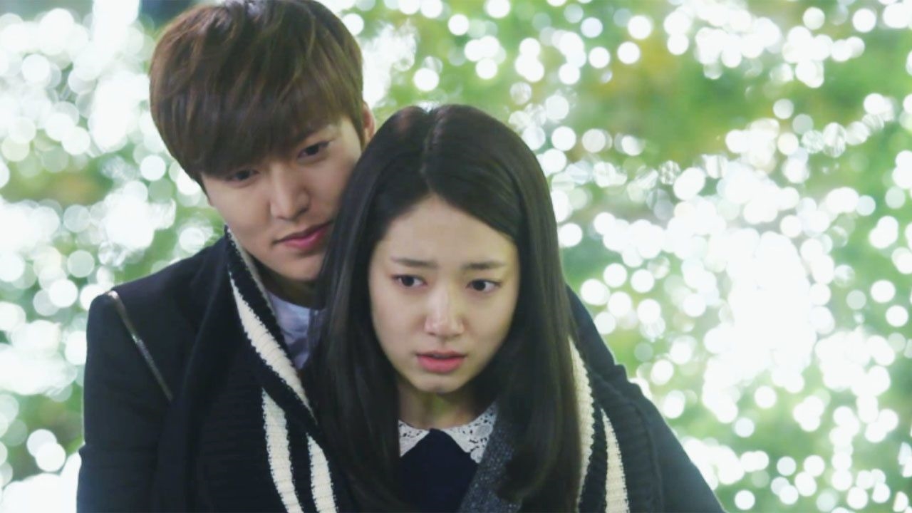 박신혜, 이민호 기습 백허그에 “이 의처증 꿈나무” 썸네일