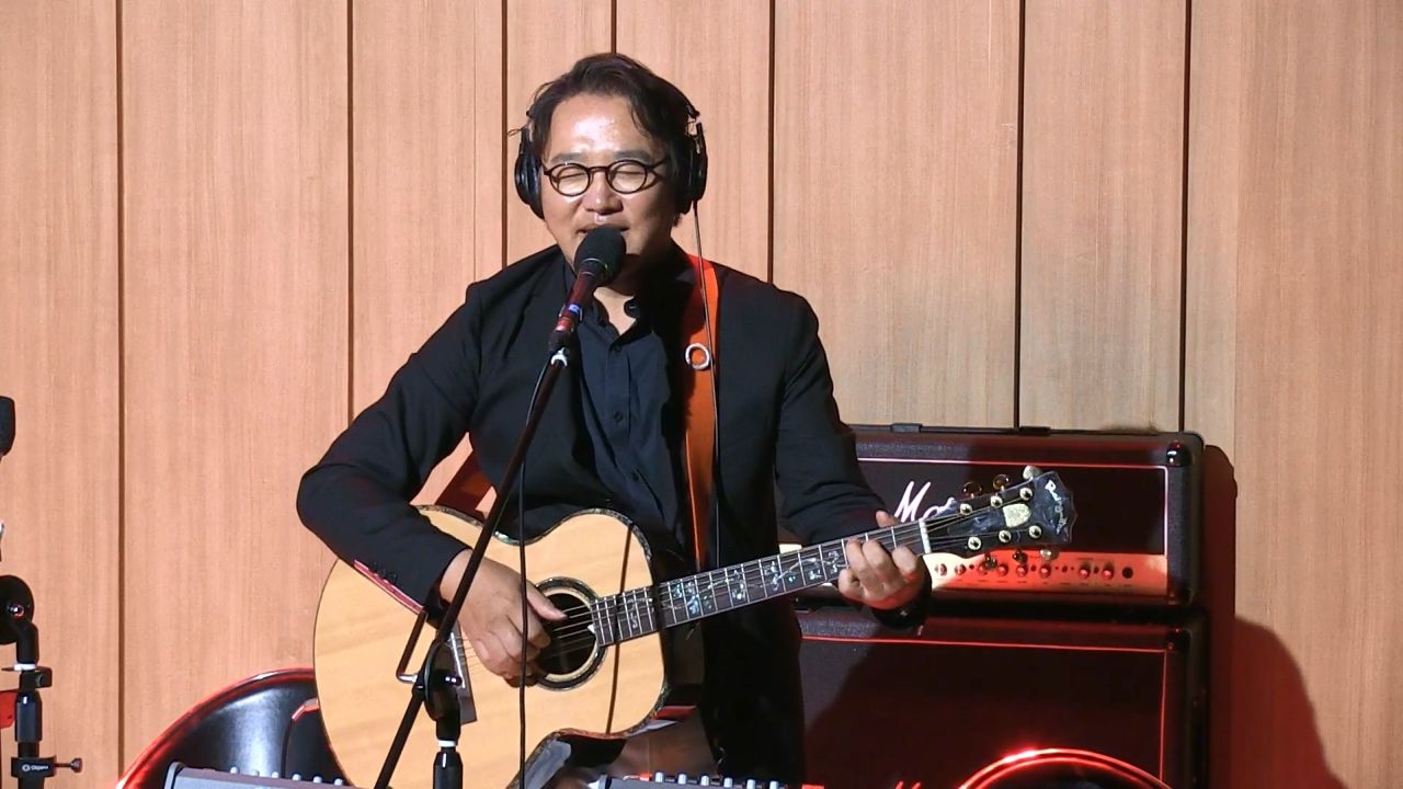 최성수, 달이 떴다고 전화를 주시다니요 라이브 [SBS 유영재의 가요쇼] 썸네일