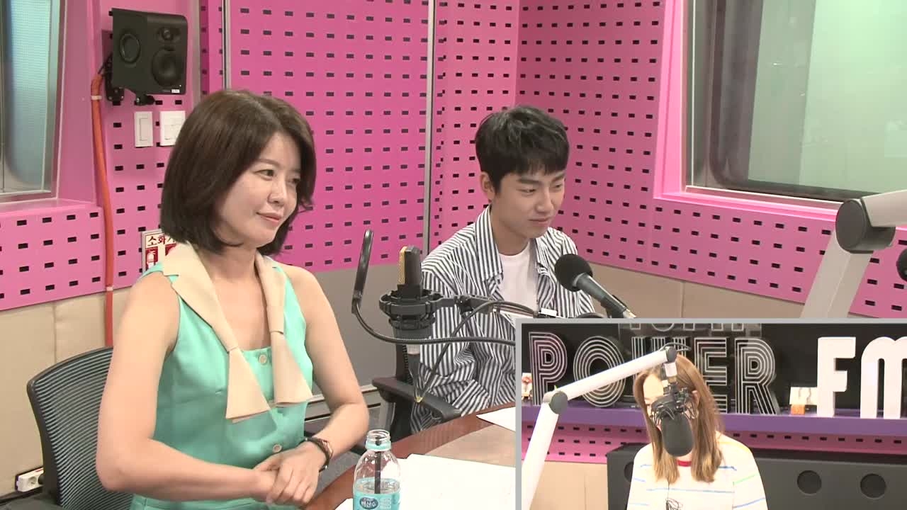 [박선영의 씨네타운] 김여진, 배우가 될 운명? 만화 같은 이야기 썸네일