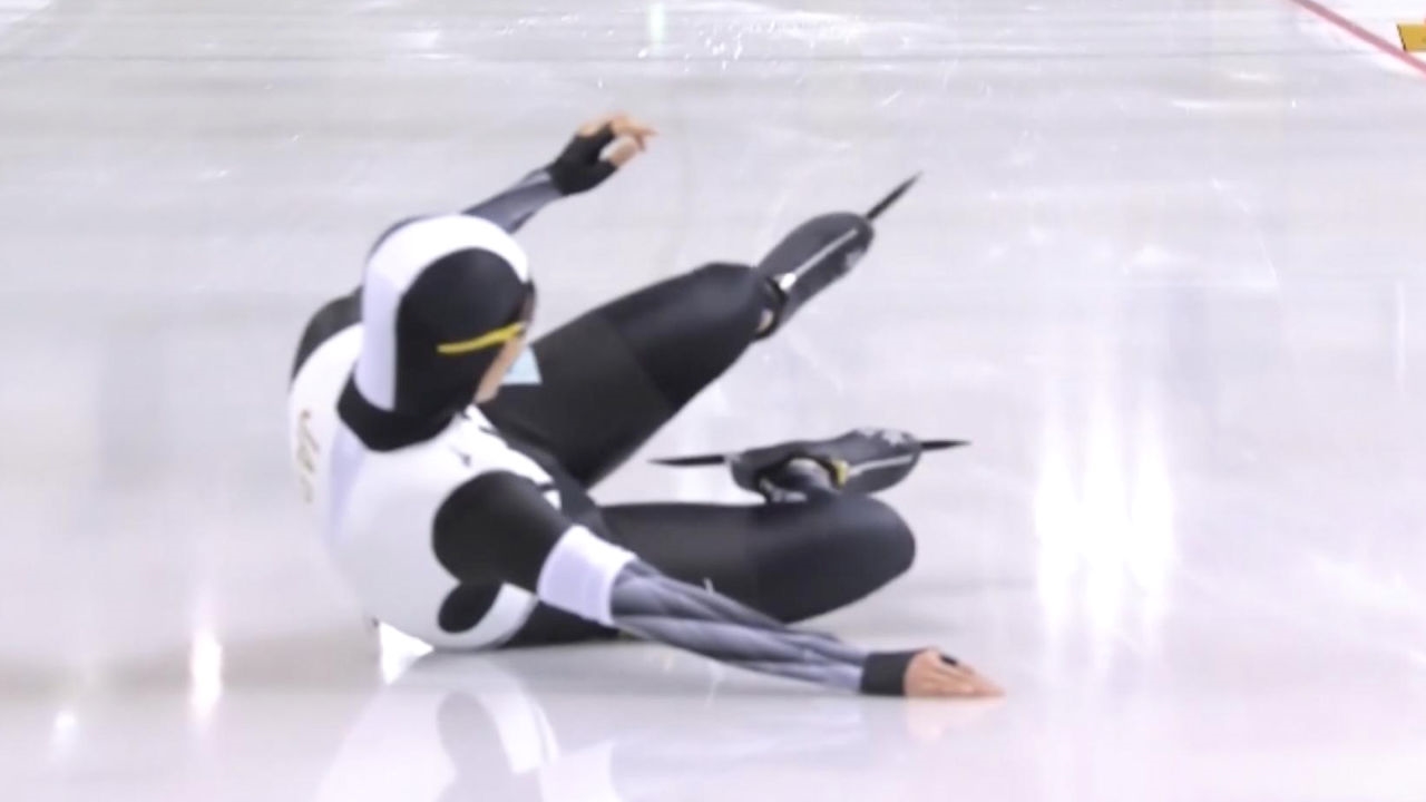 [월드컵 1차] 여자 1500m - '0.1초 차' 넘어지며 2위로 통과하는 다카기 미호 썸네일