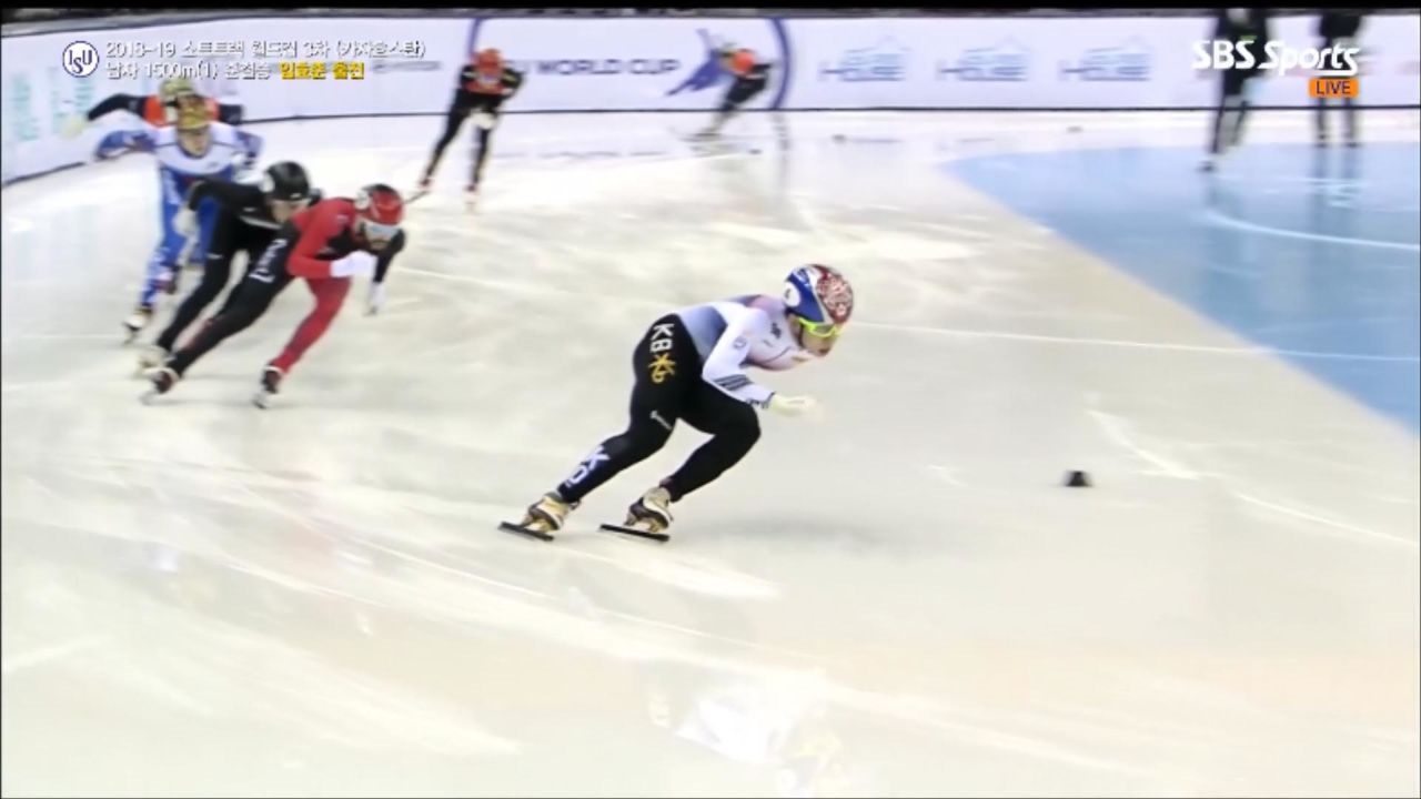 [월드컵 3차] 남자 1500m - 실력 뽐내며 결승 진출하는 임효준 썸네일