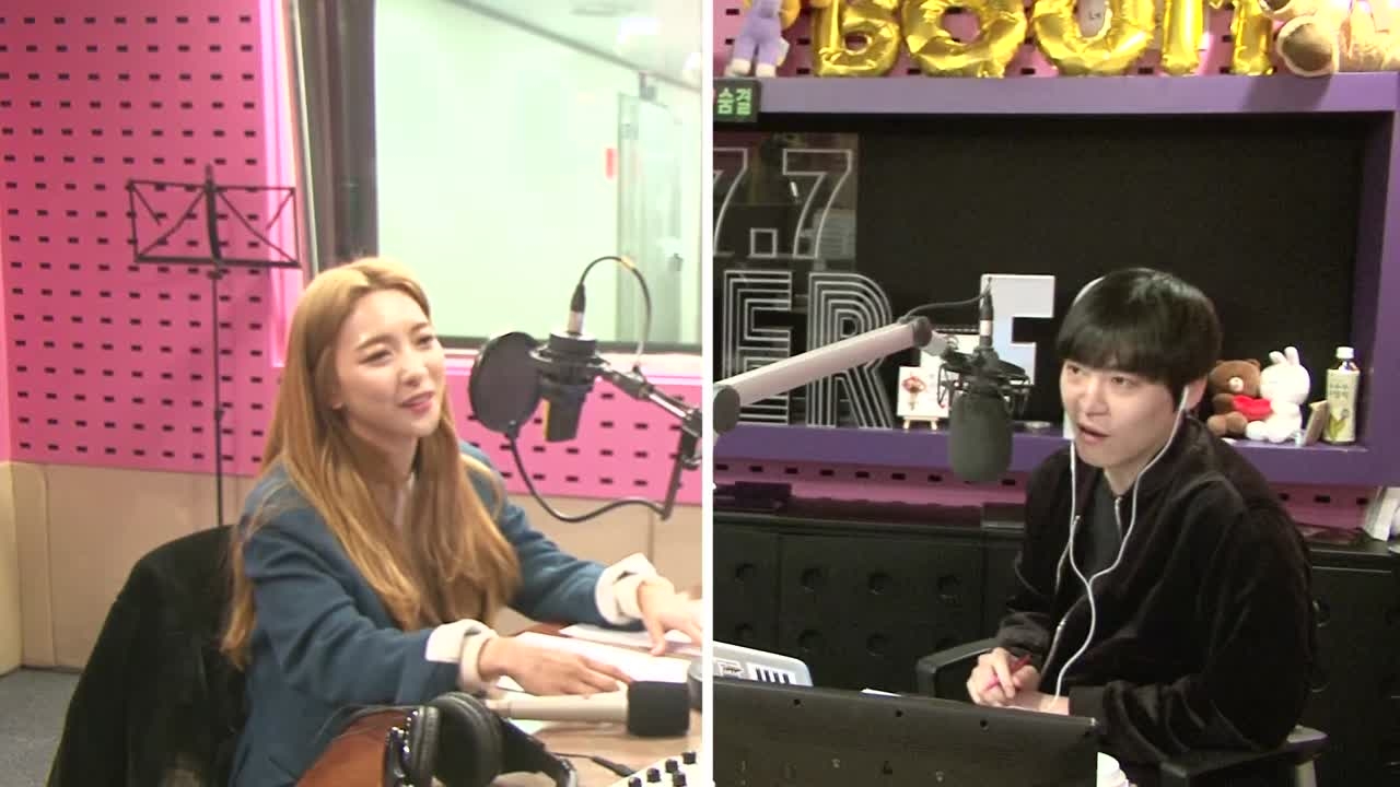 루나, 같이 작업해 보고 싶은 가수는? 썸네일