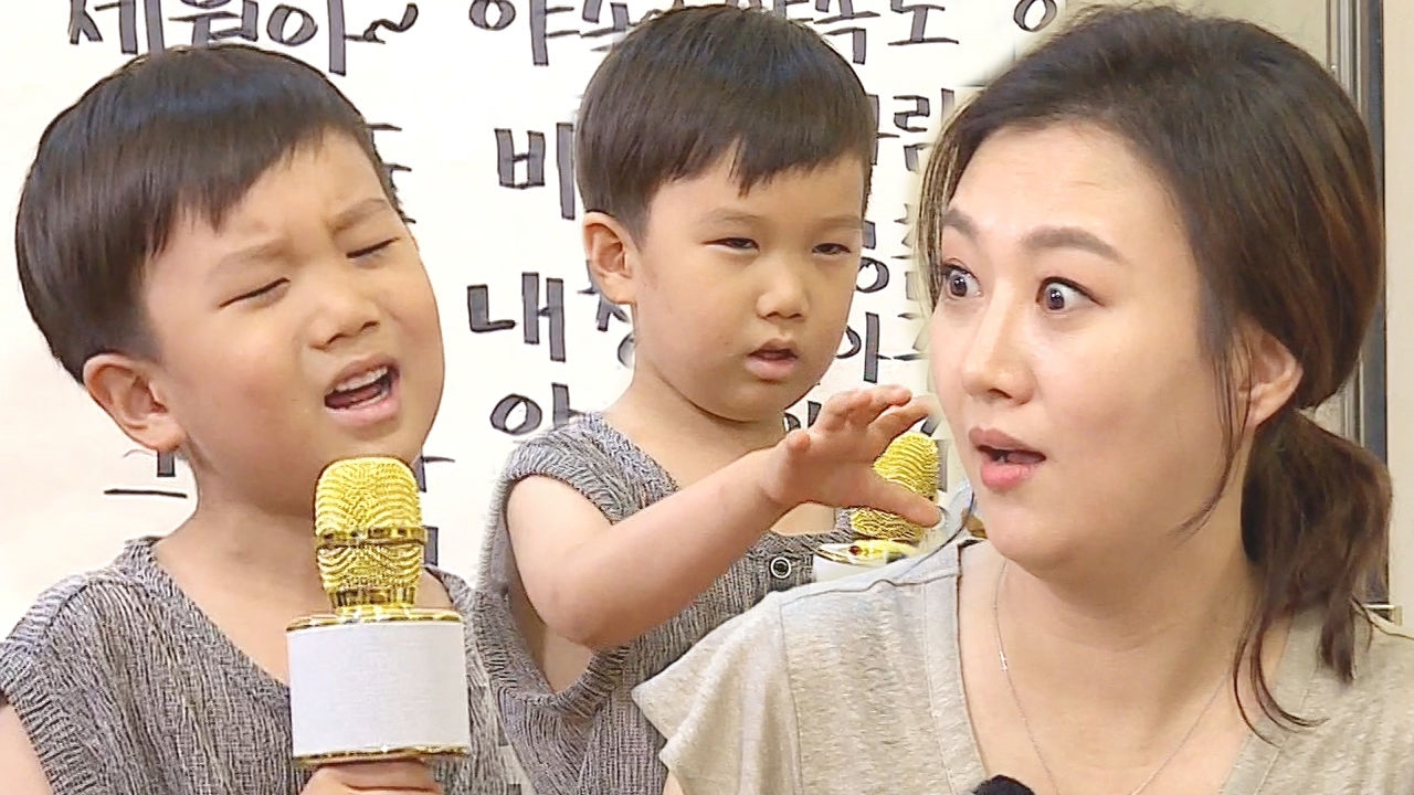 장윤정, 자신 꼭 빼닮은 아들 무대 매너에 화들짝! 썸네일