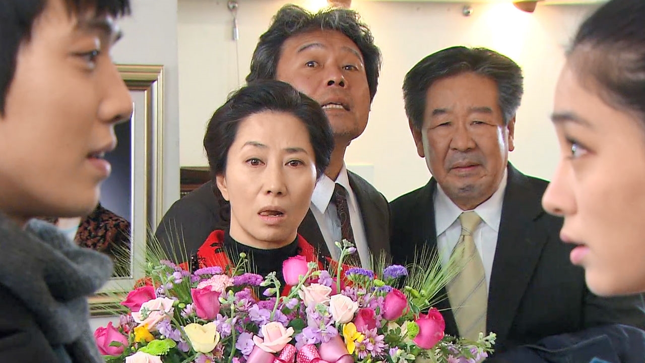 “나랑 결혼해주라” 정경호, 식구들 앞에서 청혼 썸네일