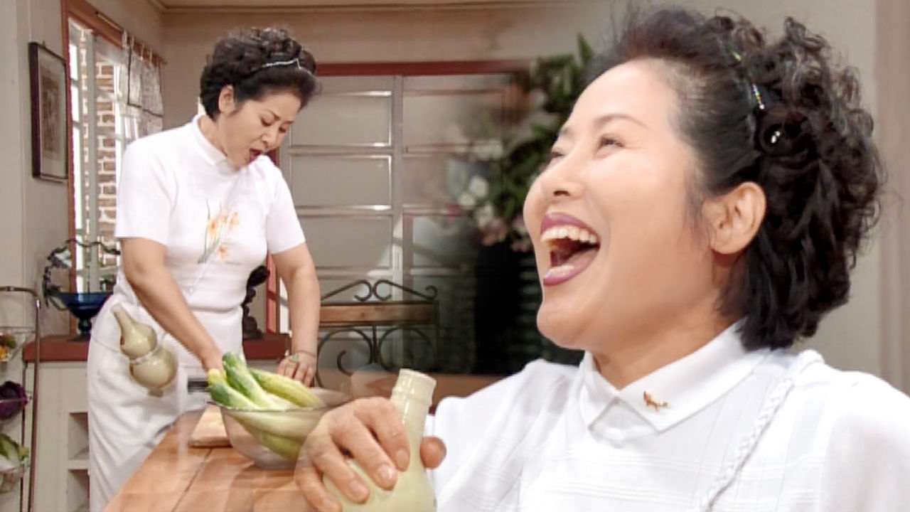 '호리병' 메고 다니며 하루 종일 음주하는 선우용녀 썸네일