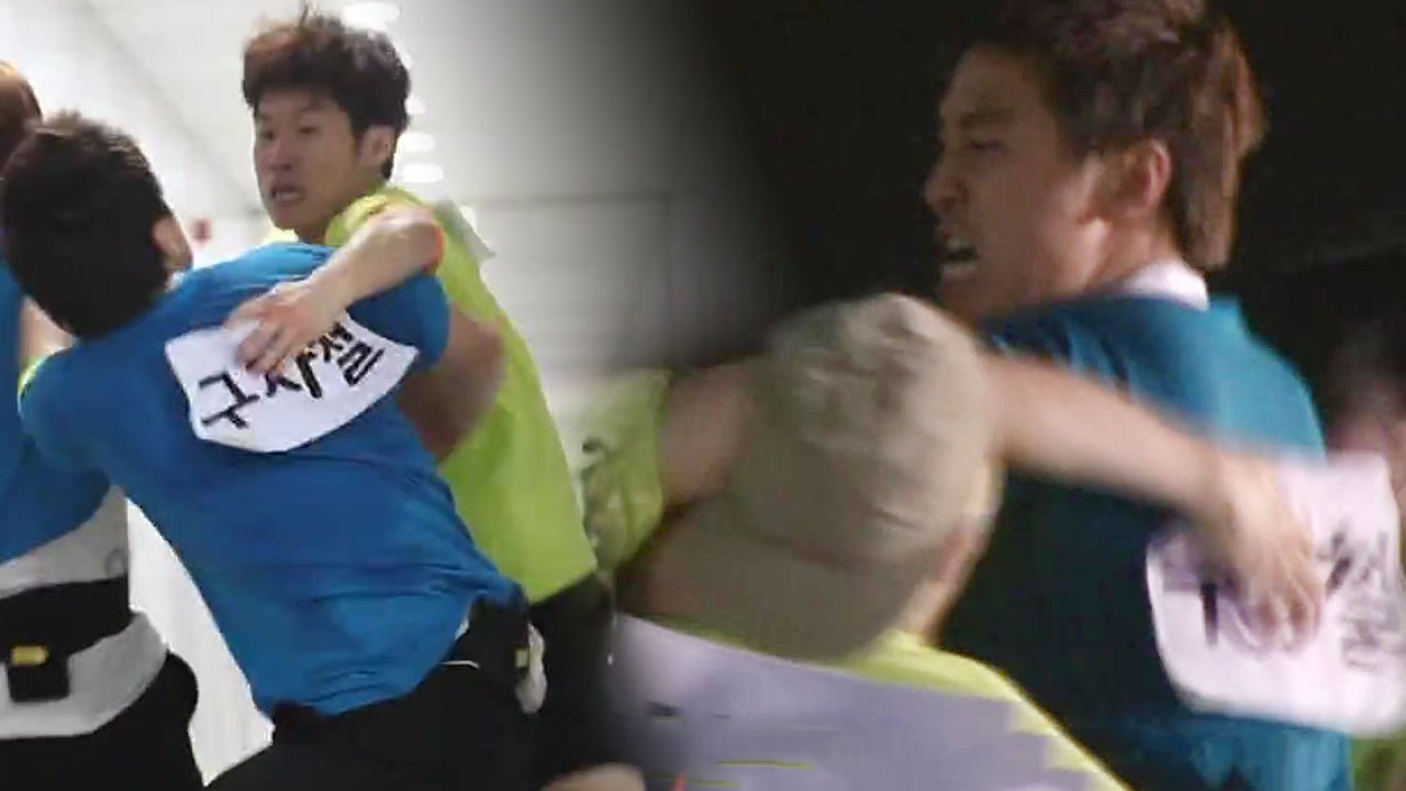 박지성 vs 구자철 손에 땀을 쥐는 몸싸움! 썸네일