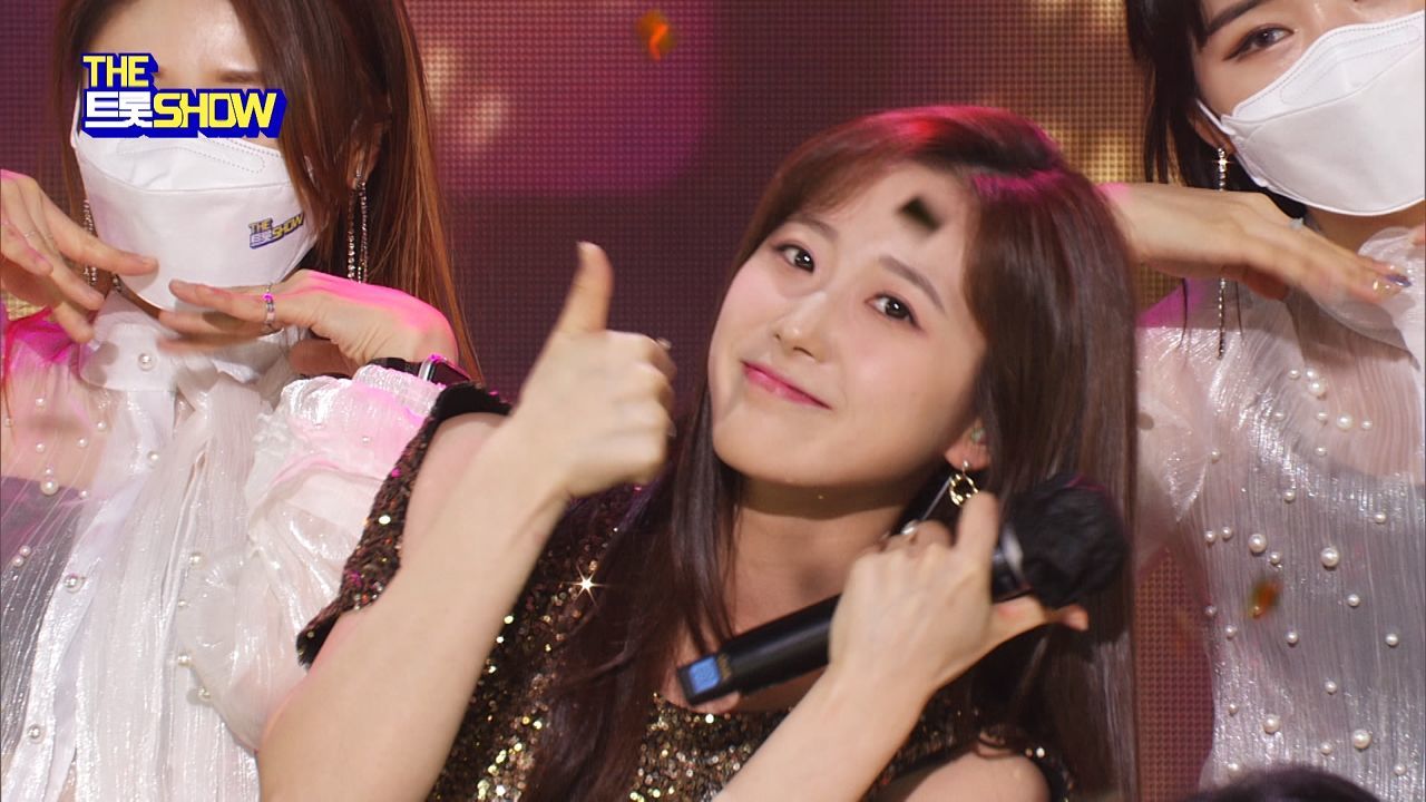 윤서령 - 블링블링 (김연자) | THE 트롯SHOW 220404 썸네일