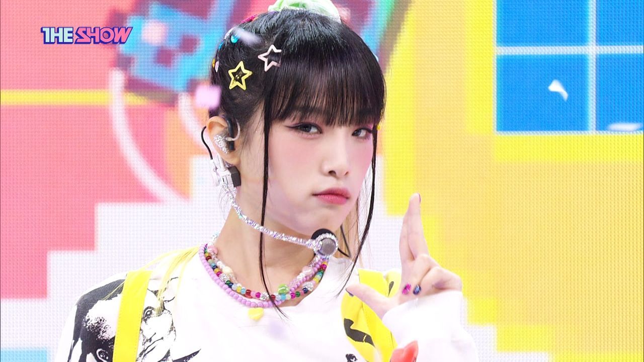 [Comeback] 긍정 에너지 넘치는 무대, YENA(최예나) 'SMARTPHONE' 썸네일