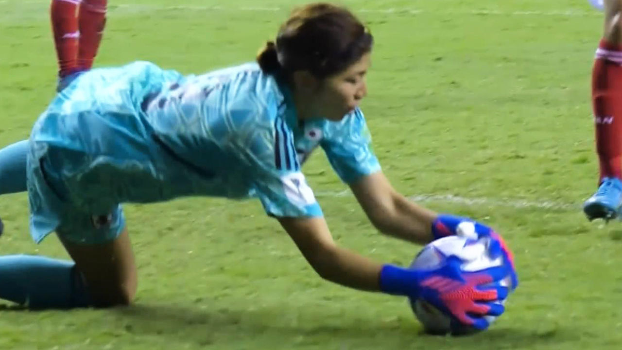 알리느의 날카로운 슈팅 막아내는 오오바 슈 [브라질 vs 일본] 썸네일