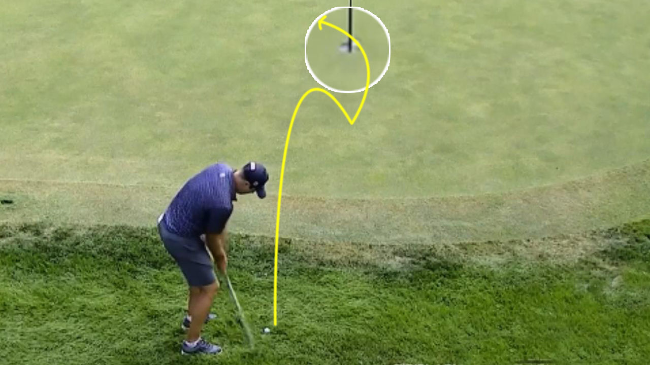 홀을 빙글 돌아 나온 공으로 아쉽게 버디 놓친 피터 율레인 [리브 시카고 FR] 썸네일