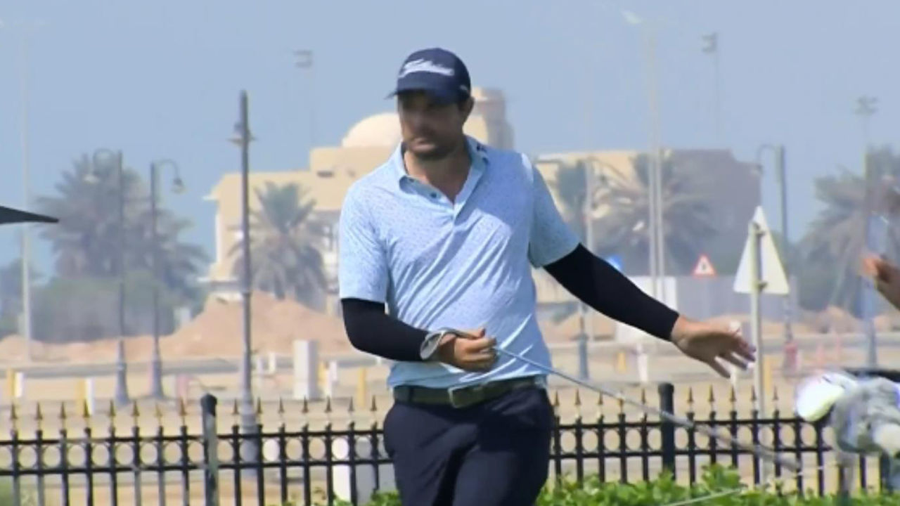 홀에 잘 붙이는 샷! 우승 경쟁 이어가는 피터 율라인 [리브 골프 제다 FR] 썸네일