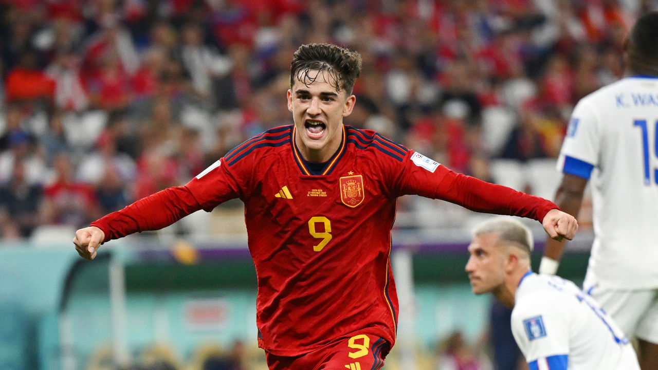 신성의 월드컵 데뷔골! 센스가 돋보인 가비의 논스톱 슈팅 [스페인 vs 코스타리카] 썸네일