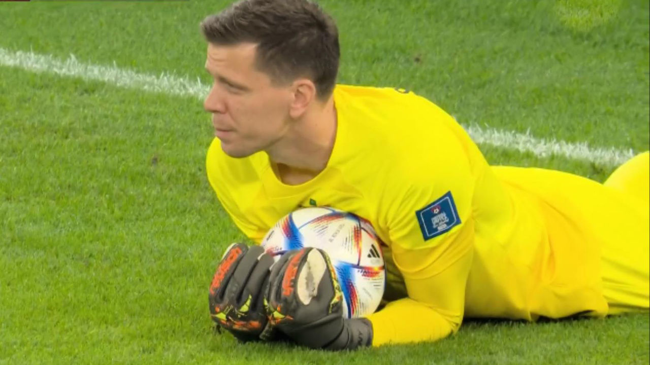 속도감 있는 공격! 알도사리의 슈팅 막아내는 슈체스니 [폴란드 vs 사우디] 썸네일