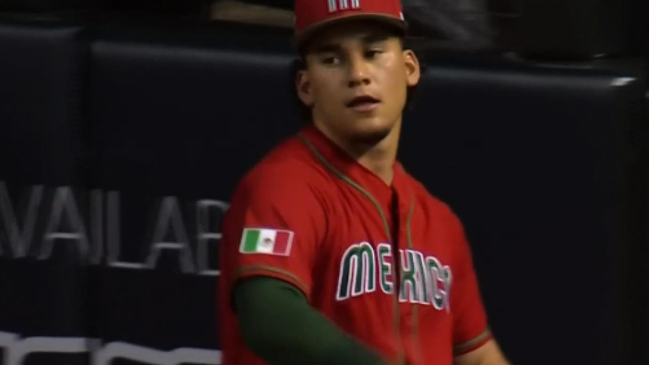 '익숙한 구장' 안정적인 수비로 투수의 짐 덜어주는 토마스 [멕시코 vs 미국] 썸네일