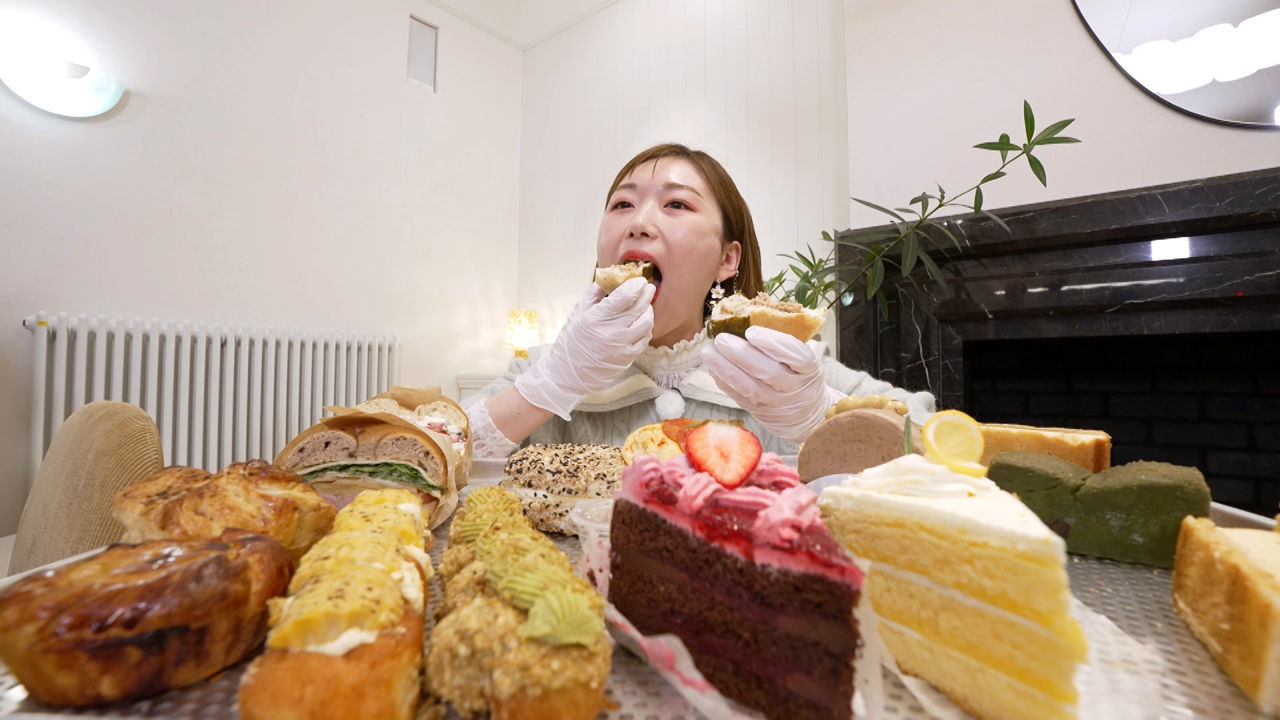 백만 유튜버  아미아미  먹빵! | 빵카로드2 썸네일