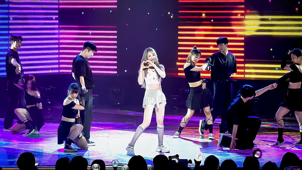 [안방1열 풀캠] 이채연 'LET'S DANCE' (LEE CHAEYEON FullCam) 썸네일