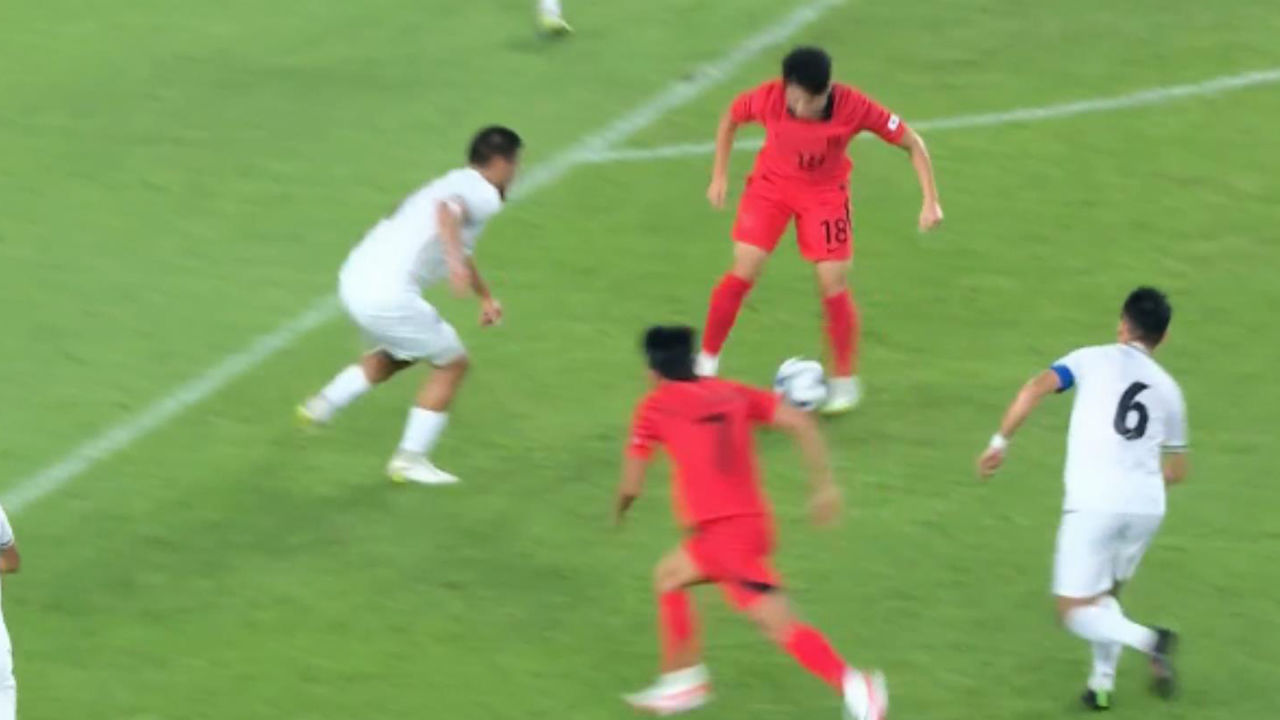 이강인의 킬패스, 골문 벗어나는 정우영의 슈팅 [대한민국 vs 키르기스스탄] 썸네일