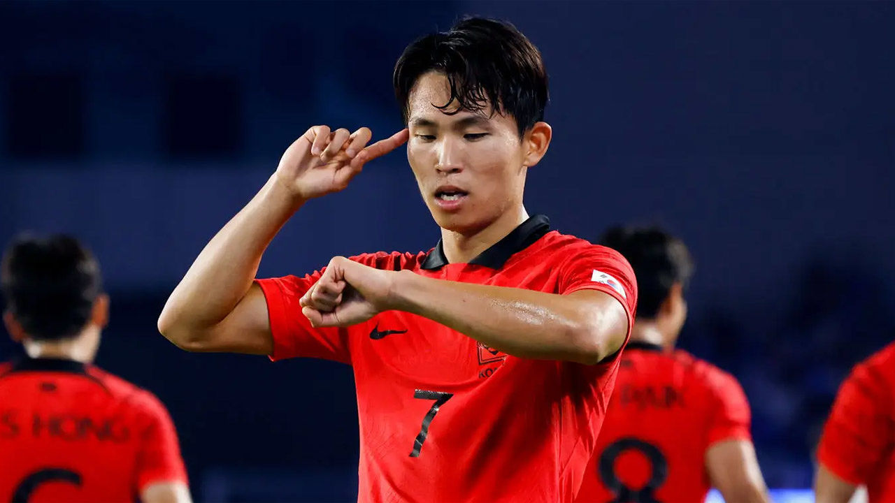 '멀티골 폭발' 상대 실책을 파고든 정우영의 대회 7호골 [대한민국 vs 우즈베키스탄] 썸네일