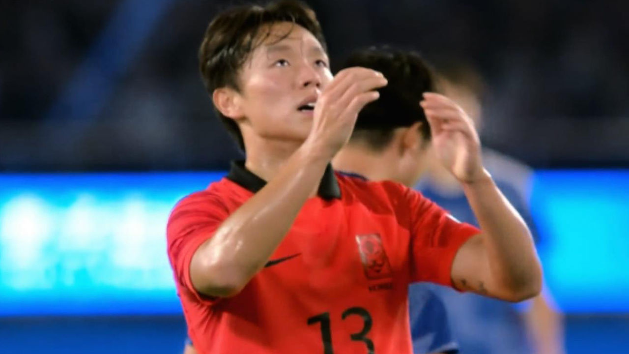 과감한 슈팅으로 분위기 환기하는 고영준 [대한민국 vs 일본] 썸네일