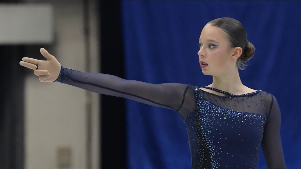 영화 느낌 살린 안테아 그라디나루의 '제임스 본드' [주니어 세계선수권 여자 프리] 썸네일