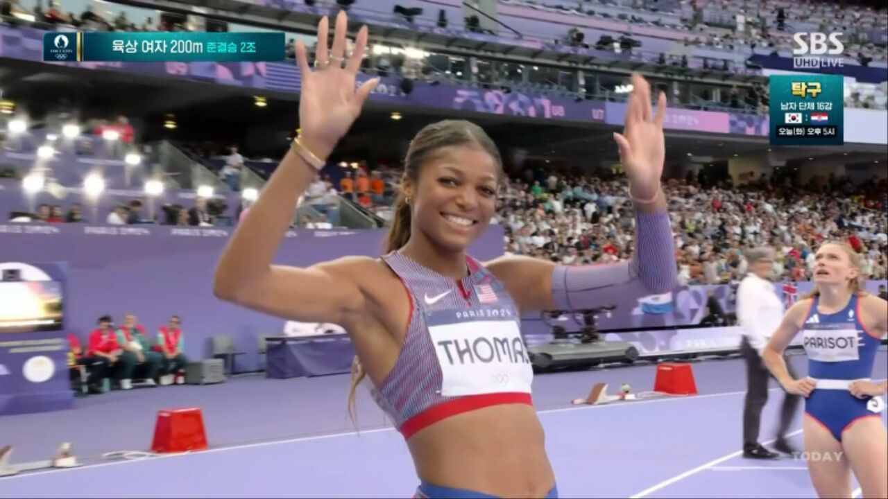 광폭질주! 가장 먼저 여유롭게 통과하는 가브리엘 토마스[여자 200m 준결승] 썸네일