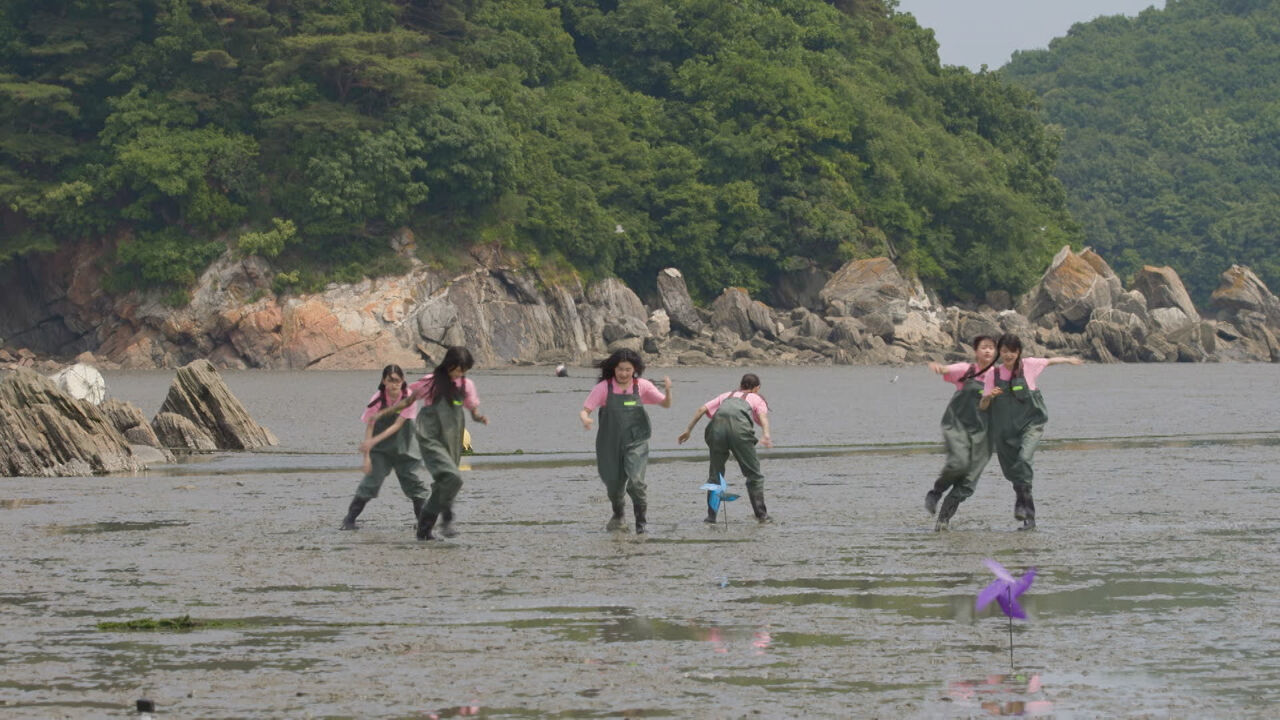 발 빠지는 갯벌 위로 젠블루가 뛰 어 다 닙 니 다!!! | 젠블루의 땀송송 데뷔탁 7회 썸네일