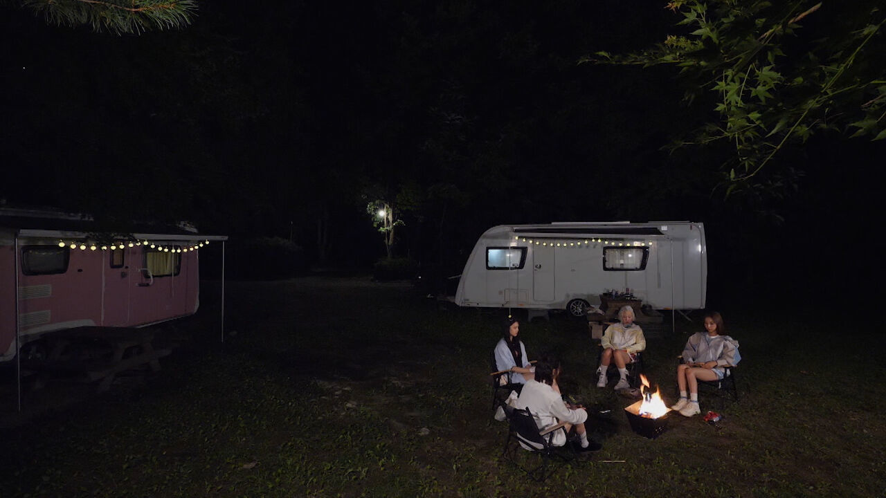 충주에서 즐기는 오로라? 낭만 가득 백팩 프렌즈의 캠핑 | 백팩프렌즈 3회 썸네일