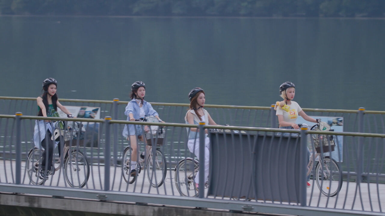 낭만파 젠블루 VS 질주파 우주소녀, 노을 아래에서 즐기는 탄금호 라이딩 | 백팩프렌즈 3회 썸네일