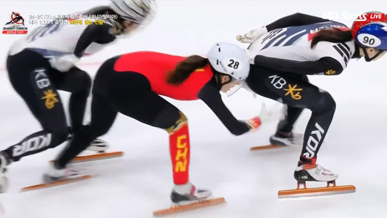 안타까운 상황! 아쉽게 중국 선수와 충돌로 넘어진 김길리 [월드투어 6차 여자 1500m 준결승] 썸네일