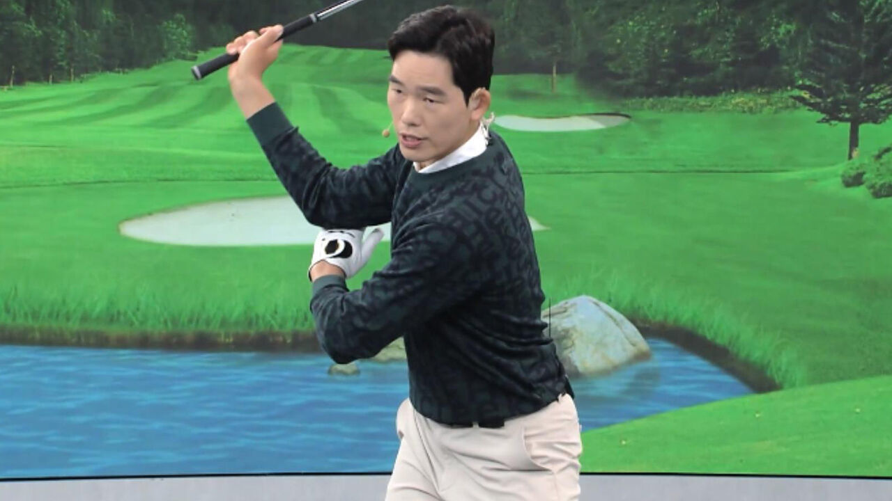 [이시우 레슨] 오른 팔꿈치 위치에 따른 쉬운 백스윙 만들기 썸네일