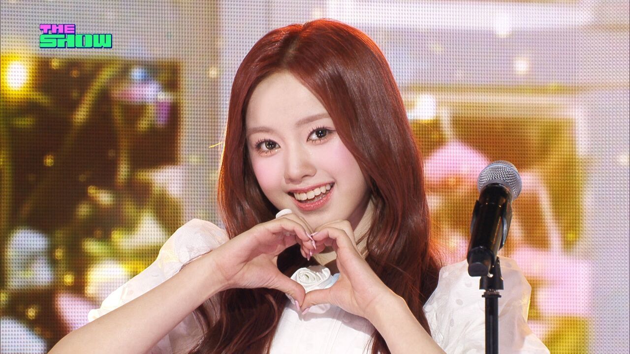 UNIS - From a seed called 'Hey, what's up?' (유니스, '뭐해?'라는 씨앗에서) [THE SHOW 250429] 썸네일
