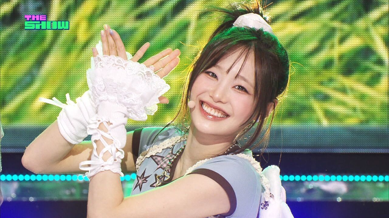 CHUU - Only cry in the rain (츄, Only cry in the rain) [THE SHOW 250429] 썸네일