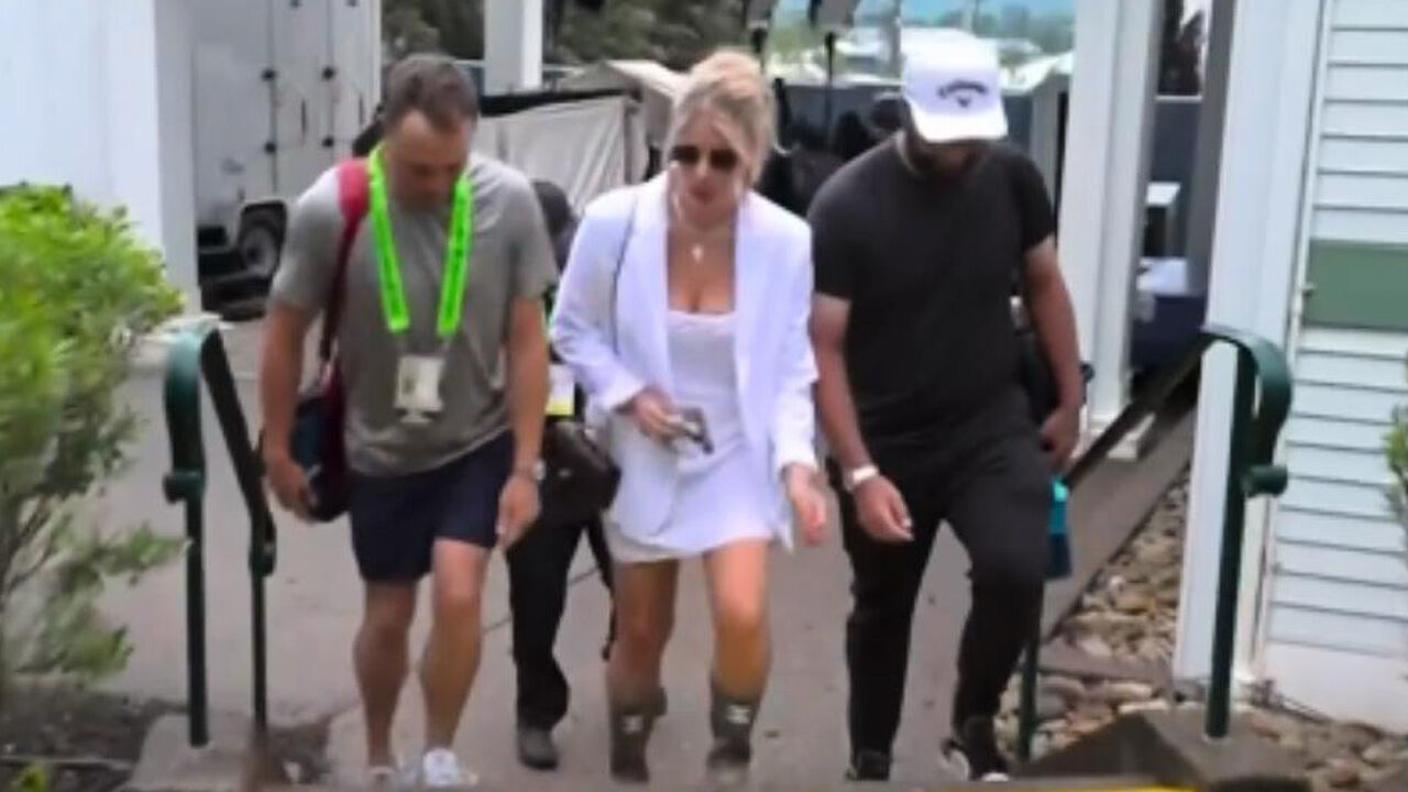 출근하는 존 람과 그의 아내, 저스틴 토마스는 왜? [US 오픈 3R] 썸네일