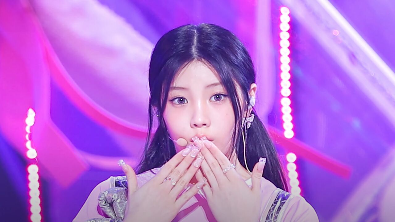 [페이스캠] 아일릿 원희 '빌려온 고양이' (ILLIT WONHEE 'Do the Dance' FaceCam) 썸네일