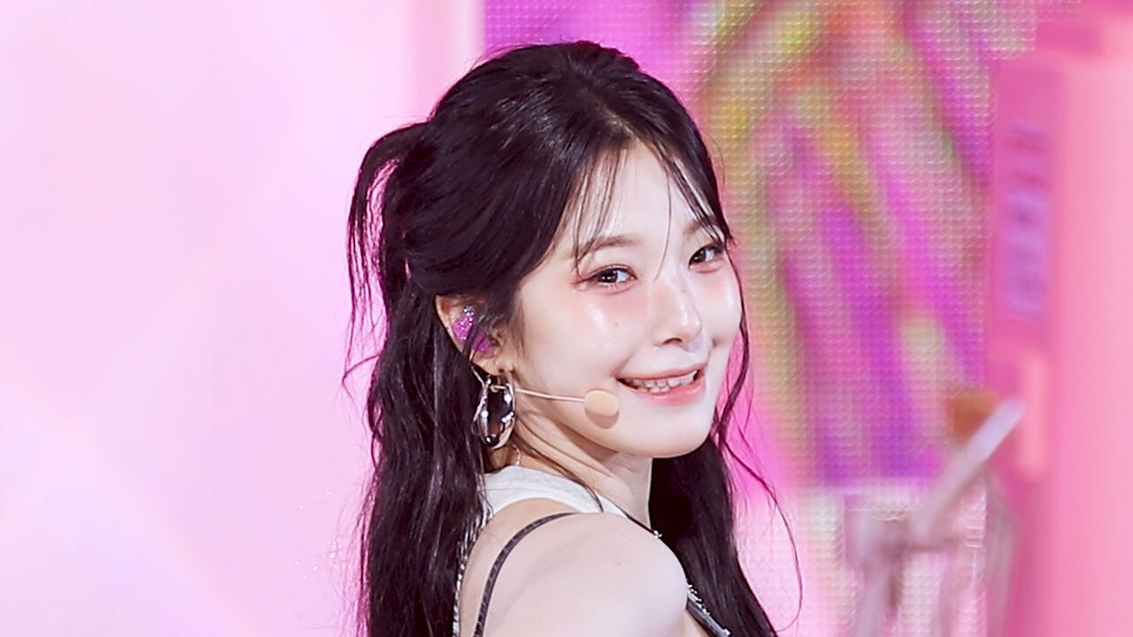 [페이스캠] 프로미스나인 백지헌 'LIKE YOU BETTER' (fromis_9 BAEK JI HEON FaceCam) 썸네일