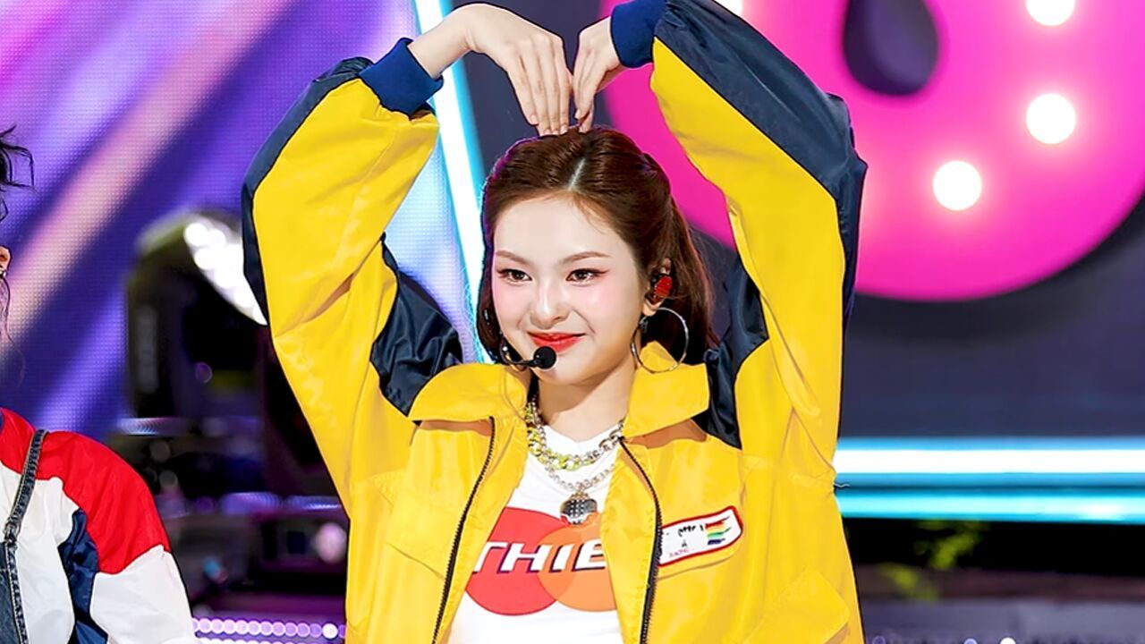 [페이스캠] 베이비몬스터 치키타 'HOT SAUCE' (BABYMONSTER CHIQUITA FaceCam) 썸네일