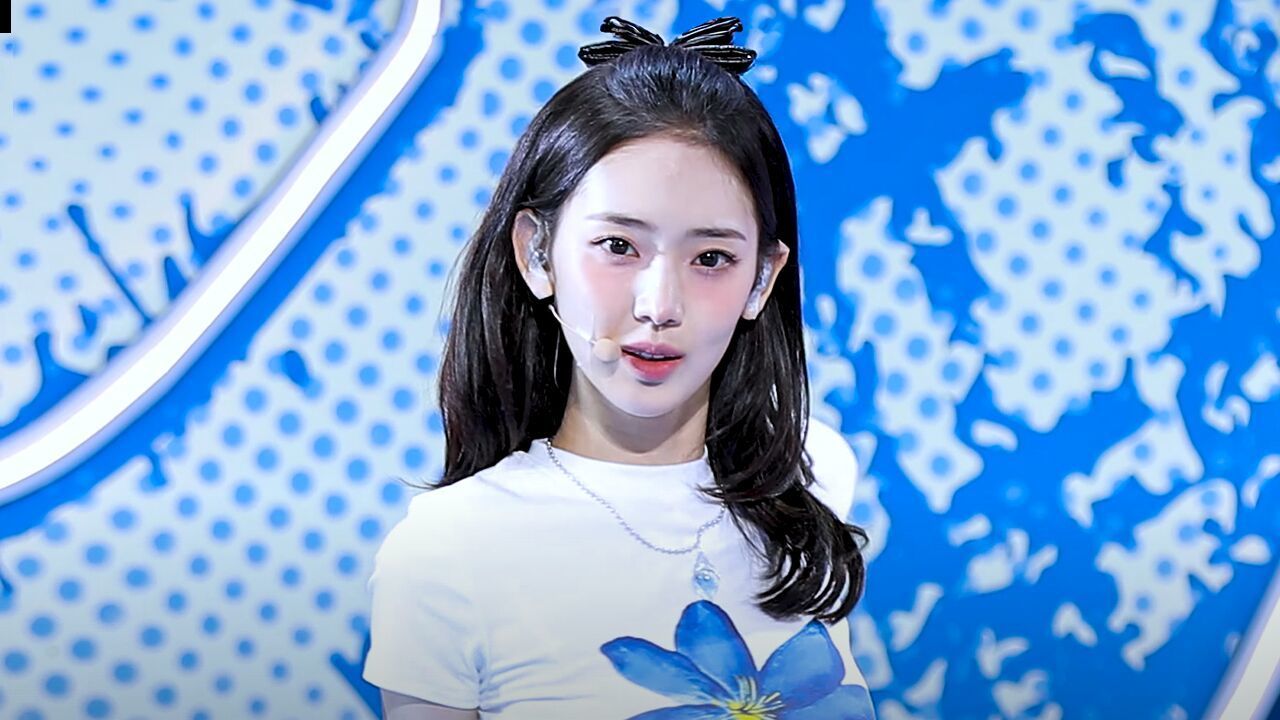 [페이스캠] 키키 이솔 'DANCING ALONE' (KiiiKiii LEESOL FaceCam) 썸네일