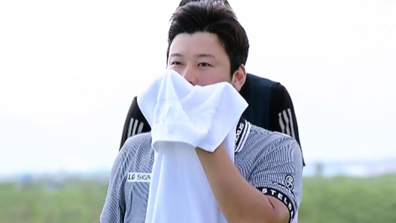 더운 날씨에 힘들어하는 함정우 [파운더스컵 2R] 썸네일