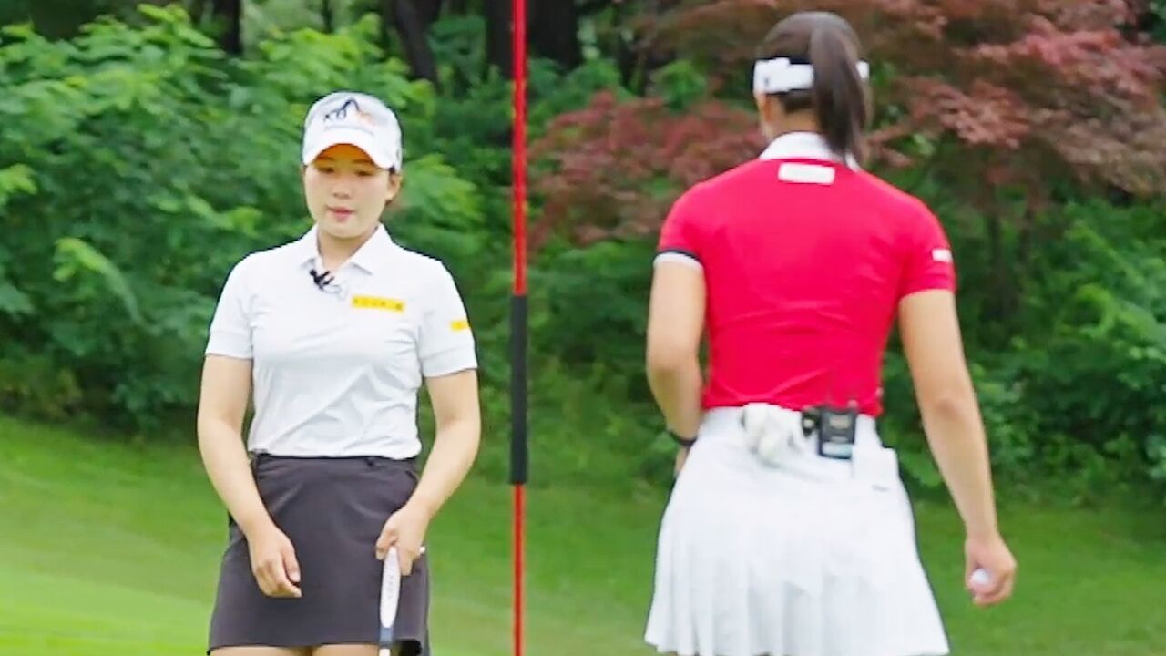 시작된 후반 홀 경기, 침착함을 유지하는 김연서 썸네일