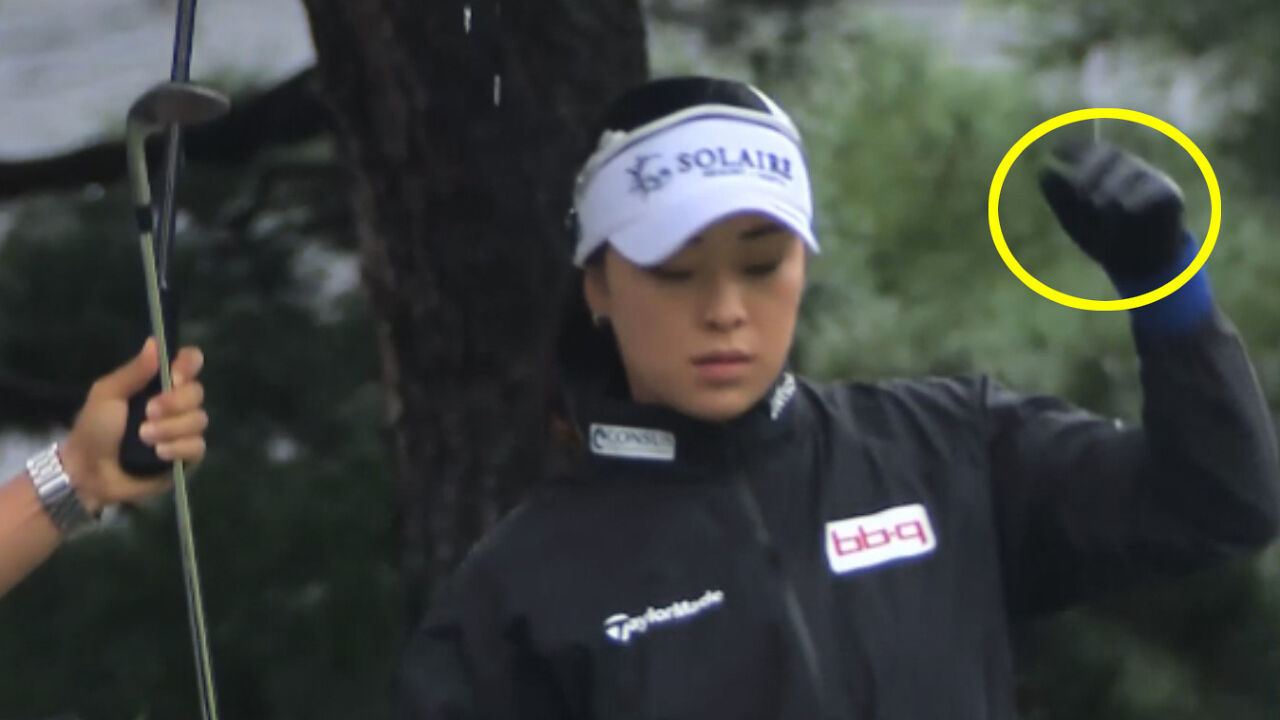 비가 올 때 선수들이 사용하는 장갑? 연습을 진행하는 윤이나 [하이트진로 FR] 썸네일