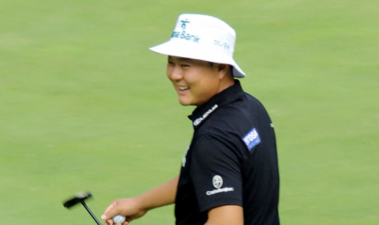 과감한 롱 퍼트 성공! 함박웃음 짓는 함정우 [더채리티클래식 1R] 썸네일