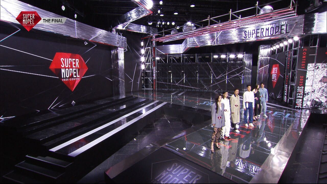 다우닝 그룹 워킹 | 2025 슈퍼모델 선발대회 썸네일