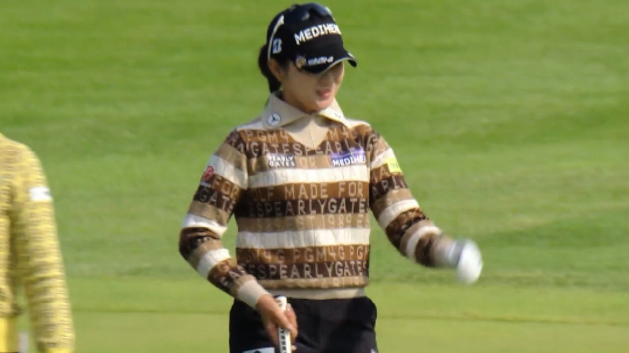 '이게 안 들어가네요?' 고개를 갸우뚱하는 박현경 [S-OIL FR] 썸네일