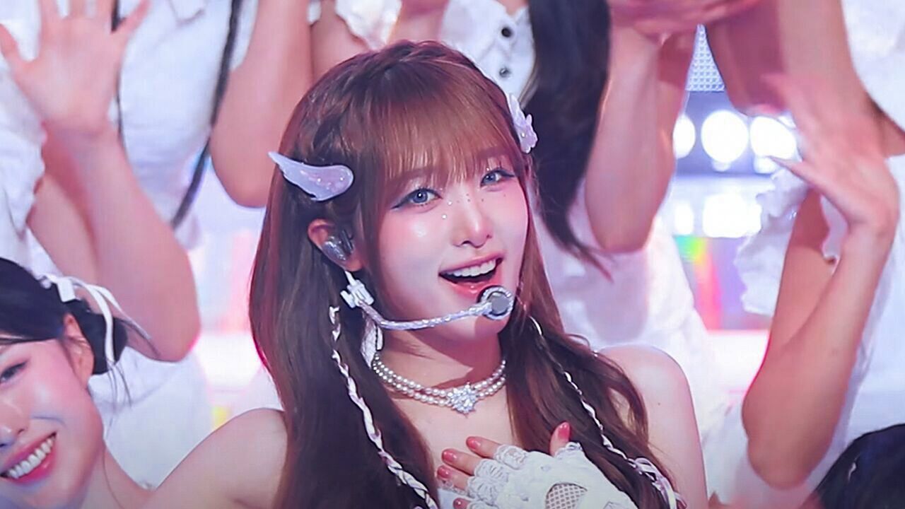 [페이스캠] 최예나 '착하다는 말이 제일 싫어' (YENA 'Being a Good Girl Hurts' FaceCam) 썸네일