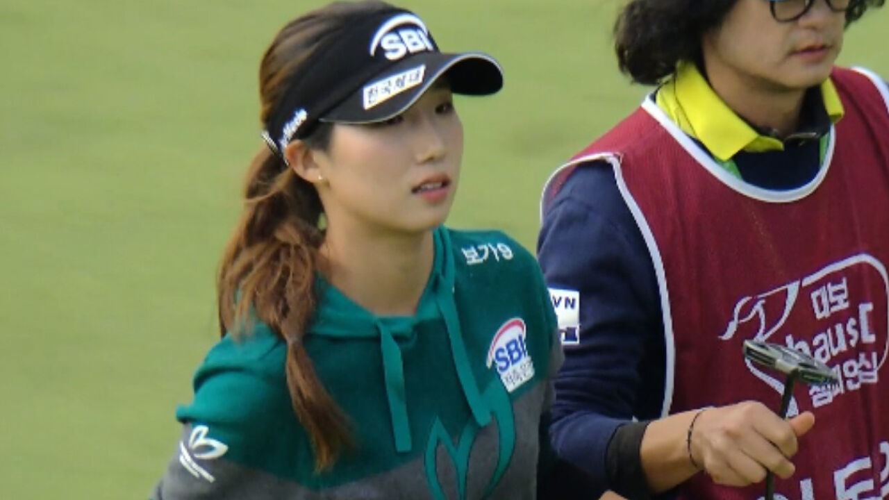 승부의 홀! 단독 1위로 올라서는 이동은 [대보 하우스디 FR] 썸네일