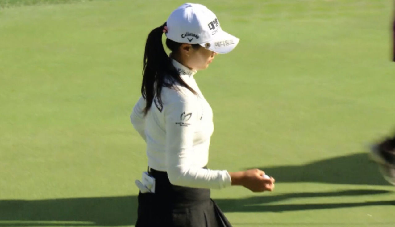 충격적인 트리플 보기..! 경기가 잘 풀리지 않는 성유진 [위믹스 챔피언십 FR] 썸네일